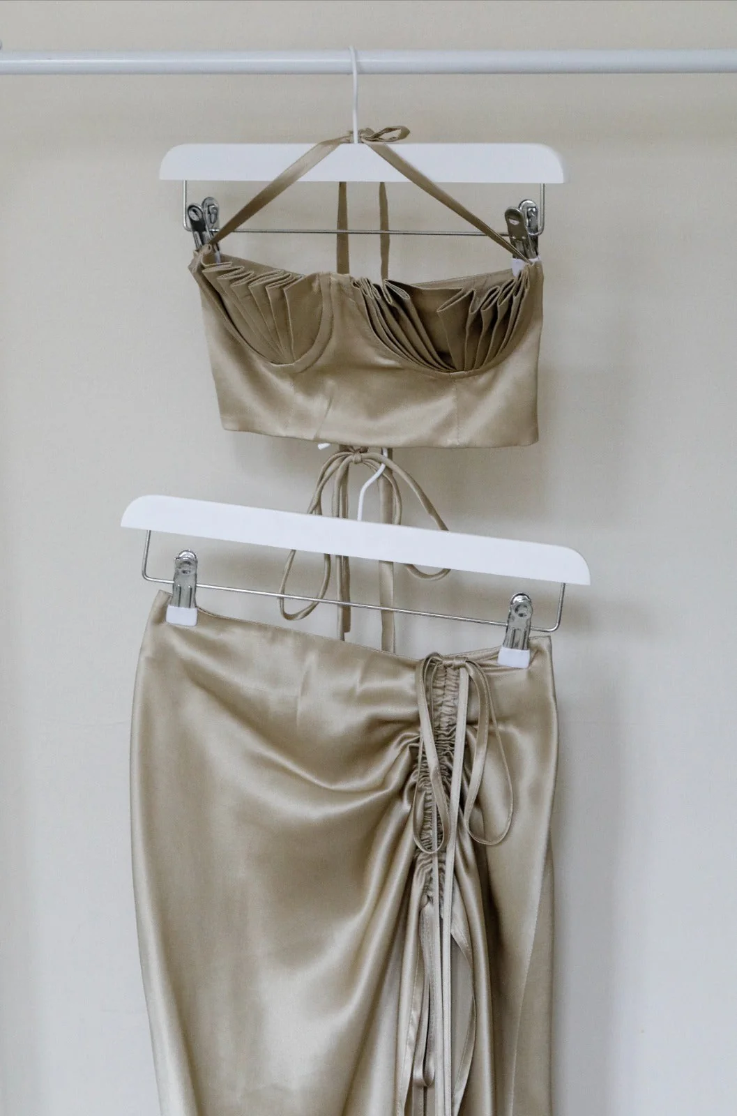Dido & Amadi Maxi Set Chinchilla Gold Silk - Image 8